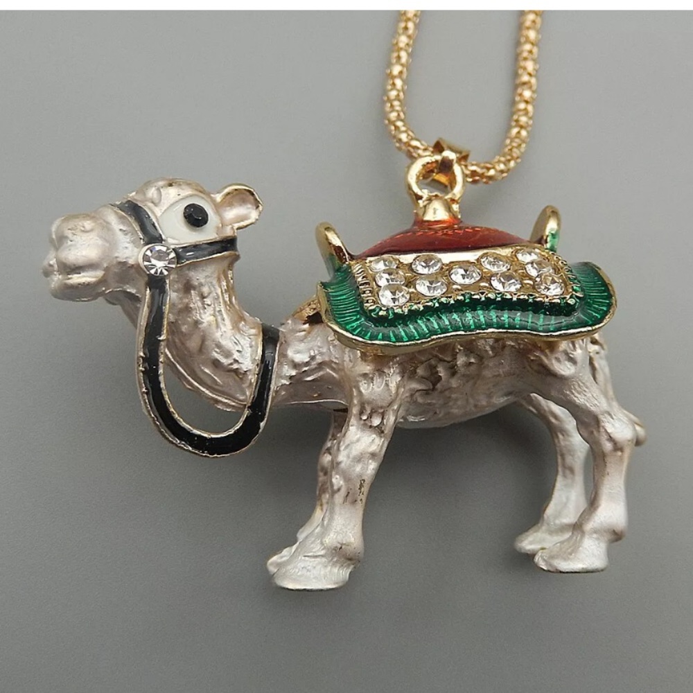 Camel necklace